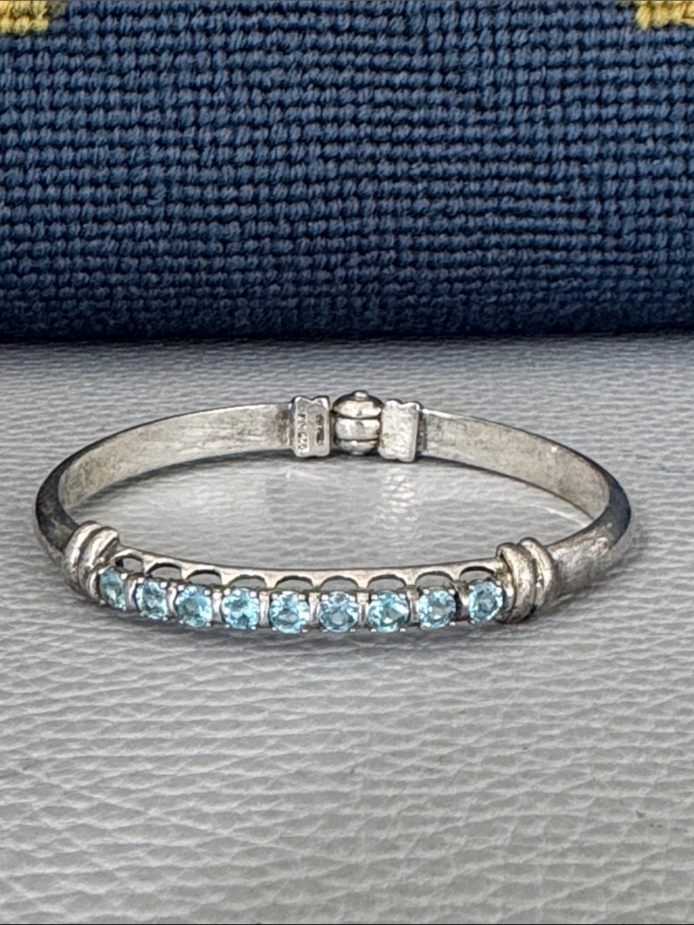 BLUE TOPAZ AND STERLING SILVER BANGLE BRACELET HINGED KAJAL NAINA THAILAND
